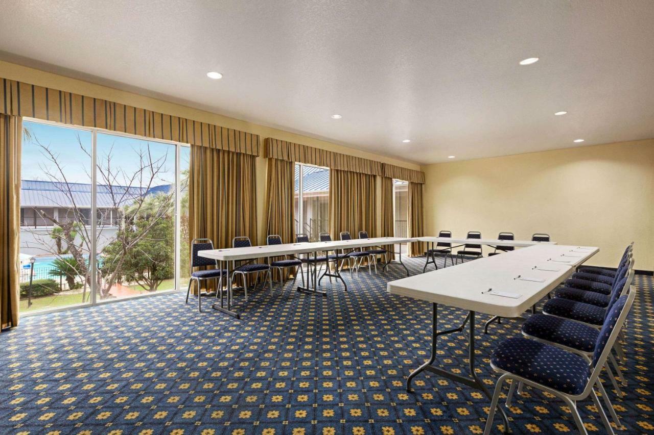 Hotel Howard Johnson By Wyndham & San Antonio