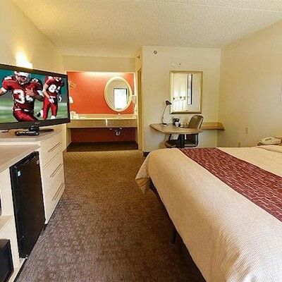 Motel Red Roof Airport 2*