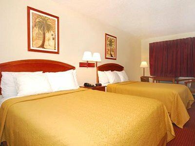 Super 8 By Wyndham At I-10 Motel