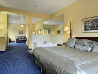 Howard Johnson By Wyndham &