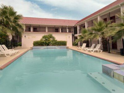 Howard Johnson By Wyndham & 2*