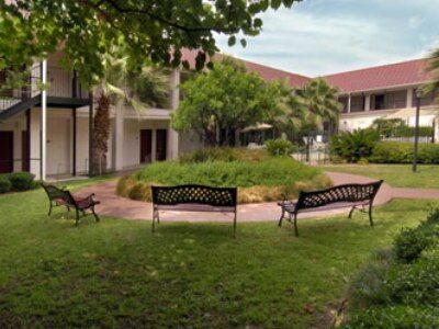 Howard Johnson By Wyndham & Hotel San Antonio