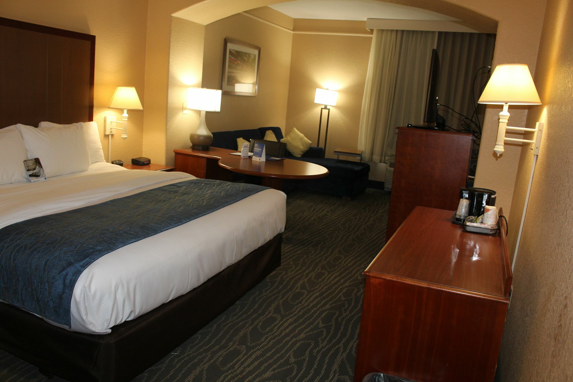 Comfort & Near Six Flags & Medical Center Hotel