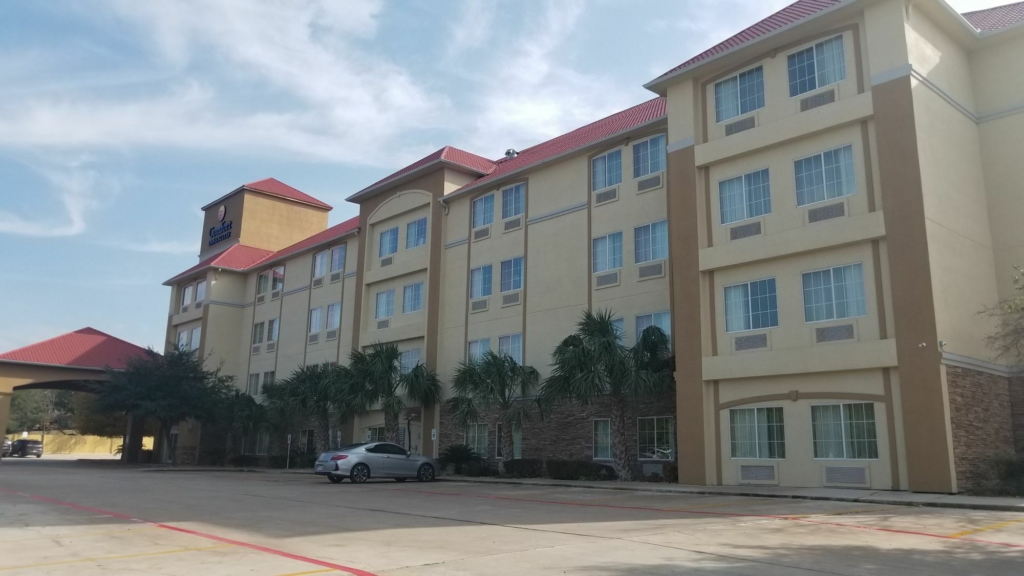 Hotel Comfort & Near Six Flags & Medical Center