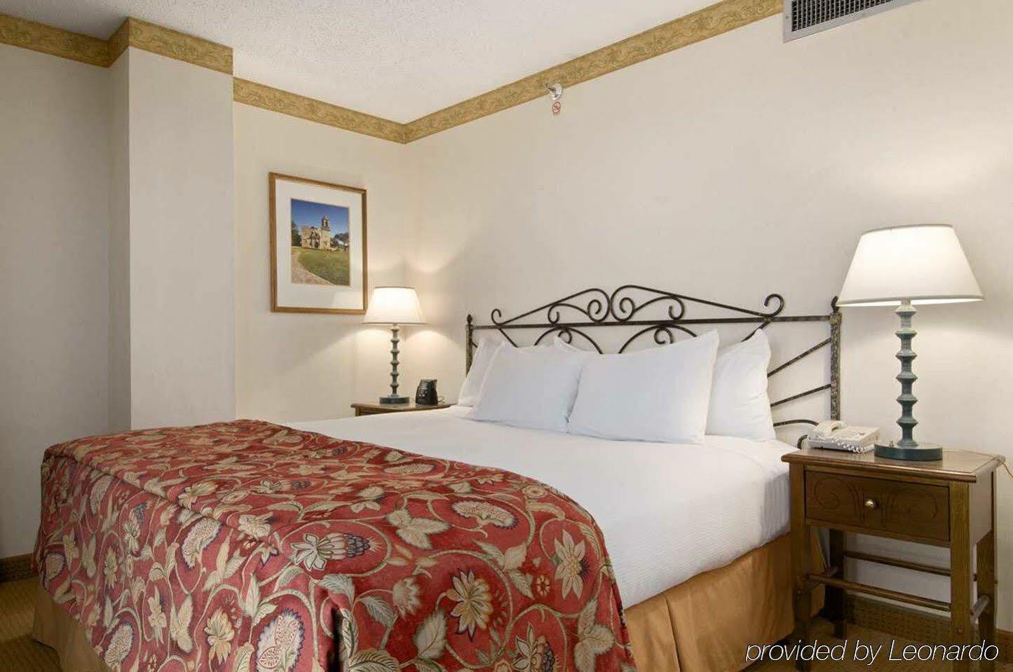 Hotel Doubletree By Hilton Airport San Antonio