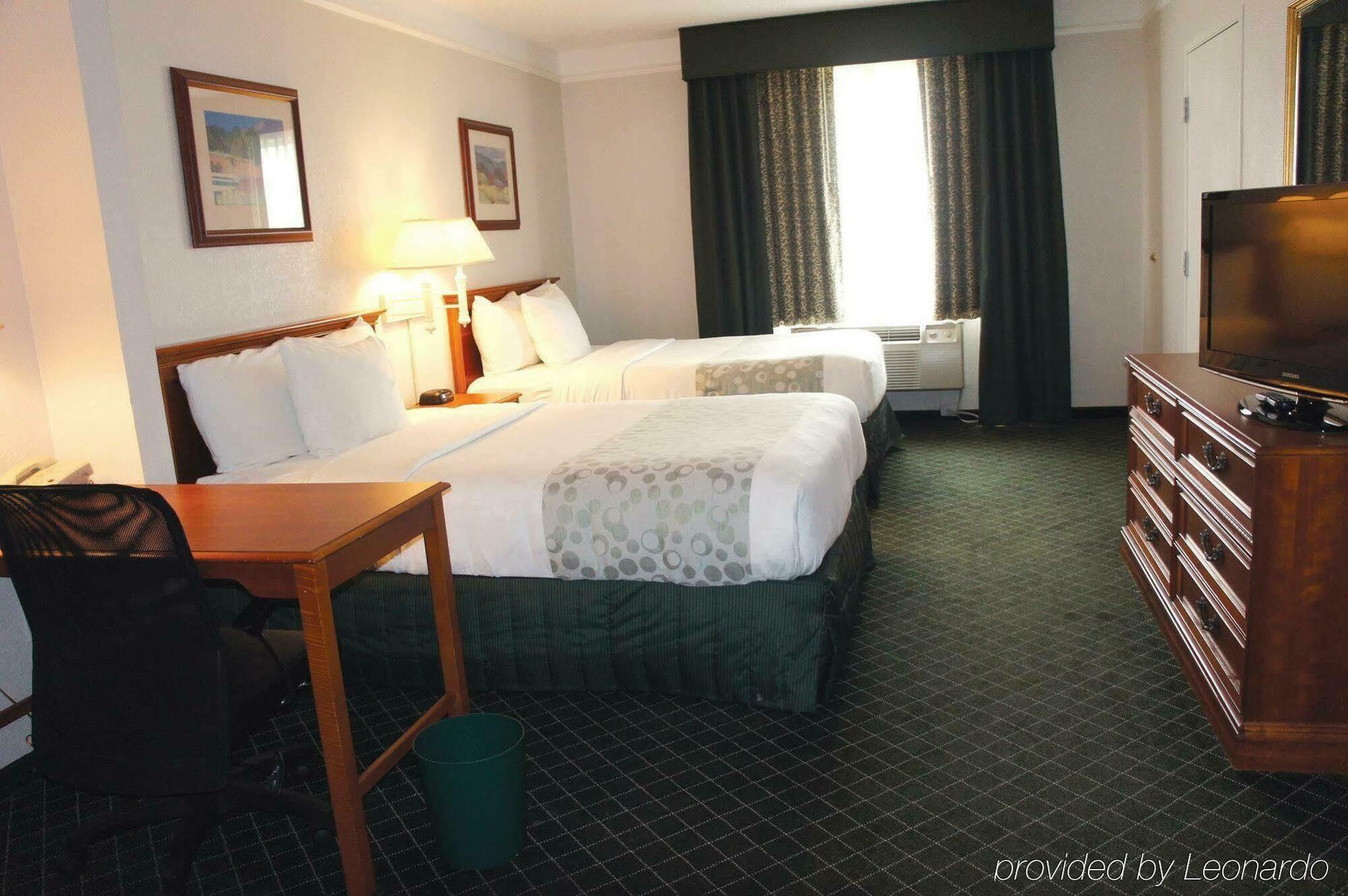 Hotel La Quinta & By Wyndham Downtown