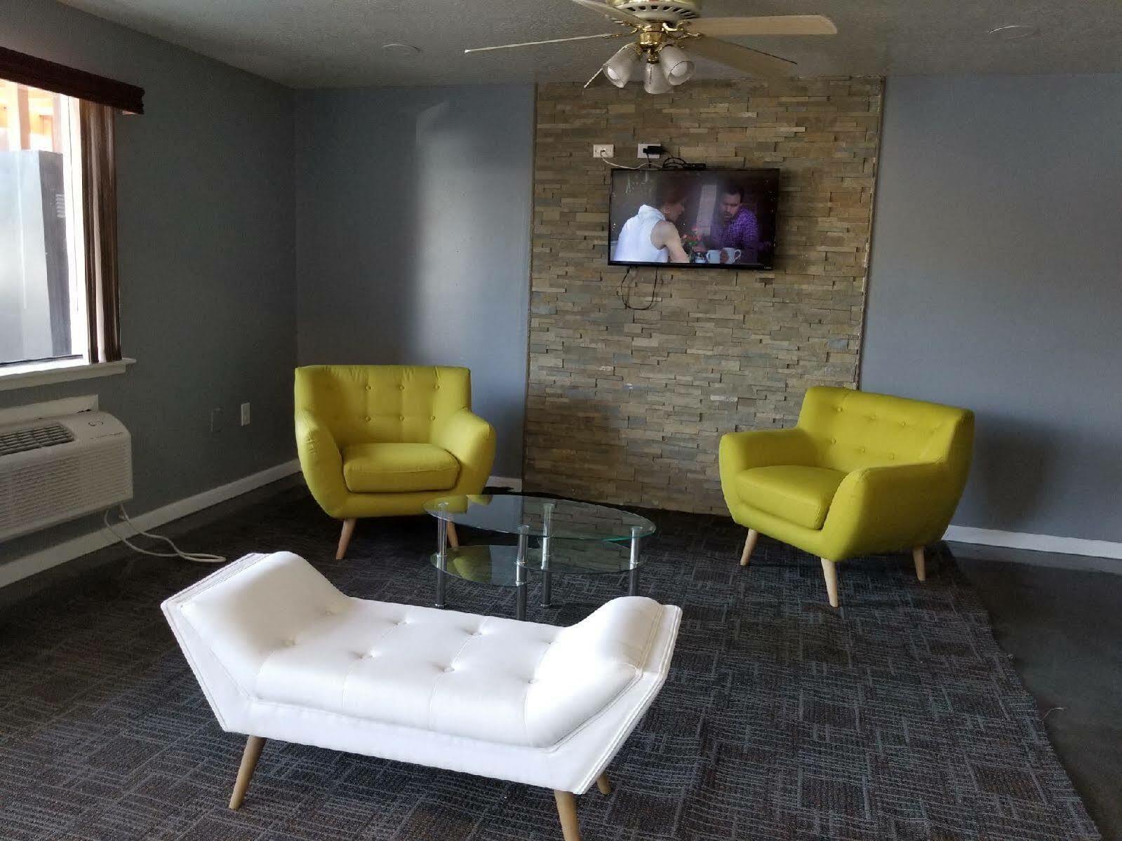 Super 8 By Wyndham Pearl District Downtown 2* San Antonio