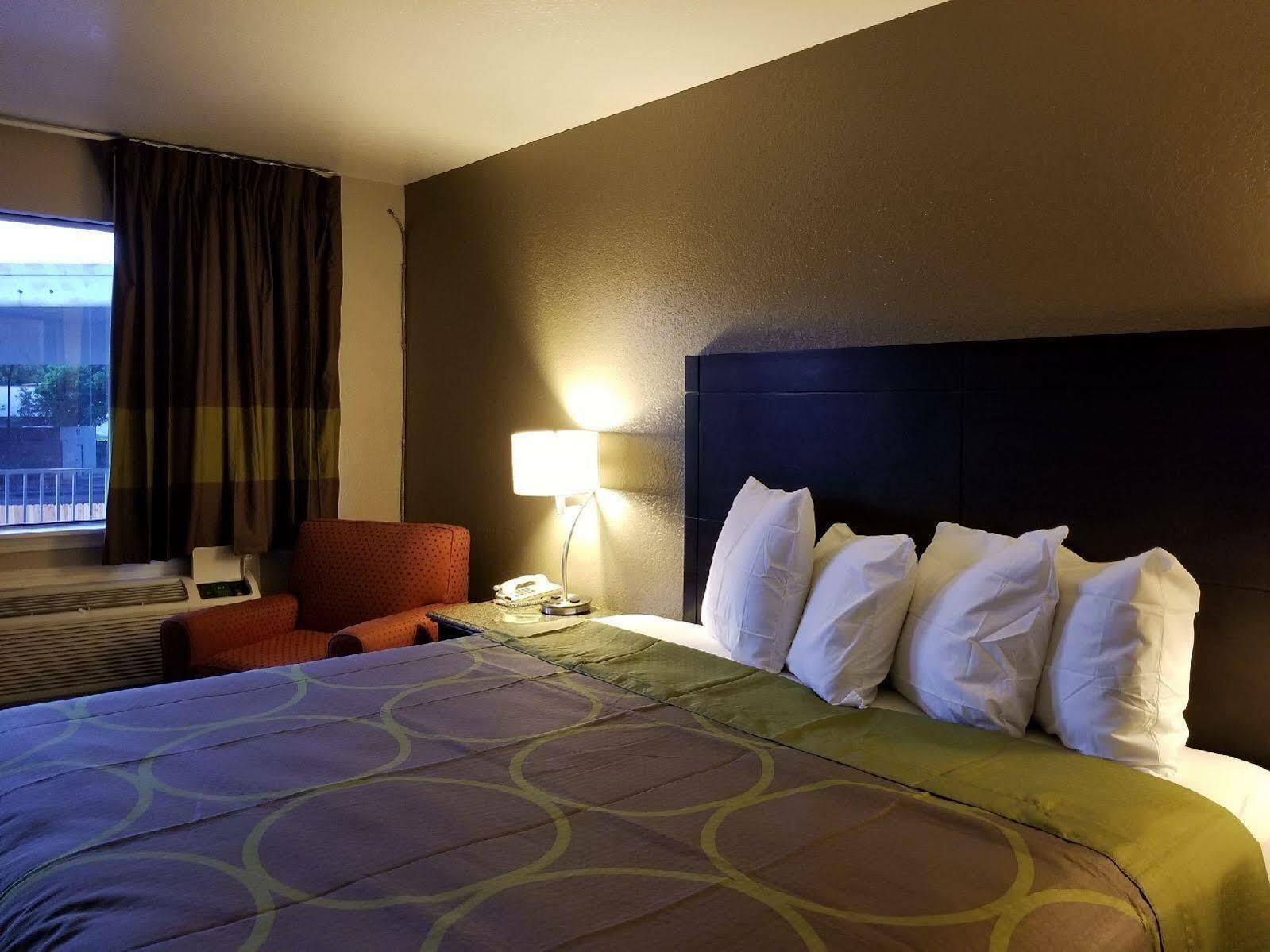 Motel Super 8 By Wyndham Pearl District Downtown 2*