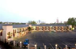 Motel Super 8 By Wyndham Pearl District Downtown San Antonio