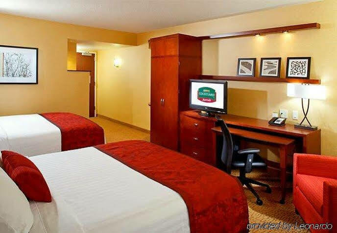 Courtyard By Marriott Six Flags At The Rim San Antonio