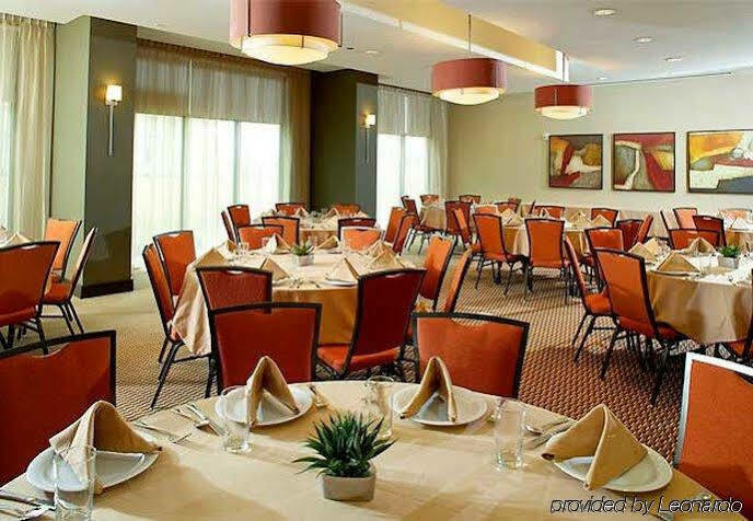 Hotel Courtyard By Marriott Six Flags At The Rim 3*