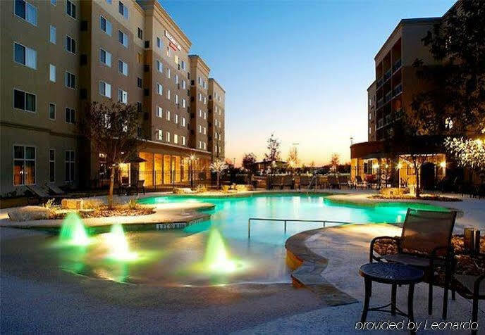 Hotel Courtyard By Marriott Six Flags At The Rim