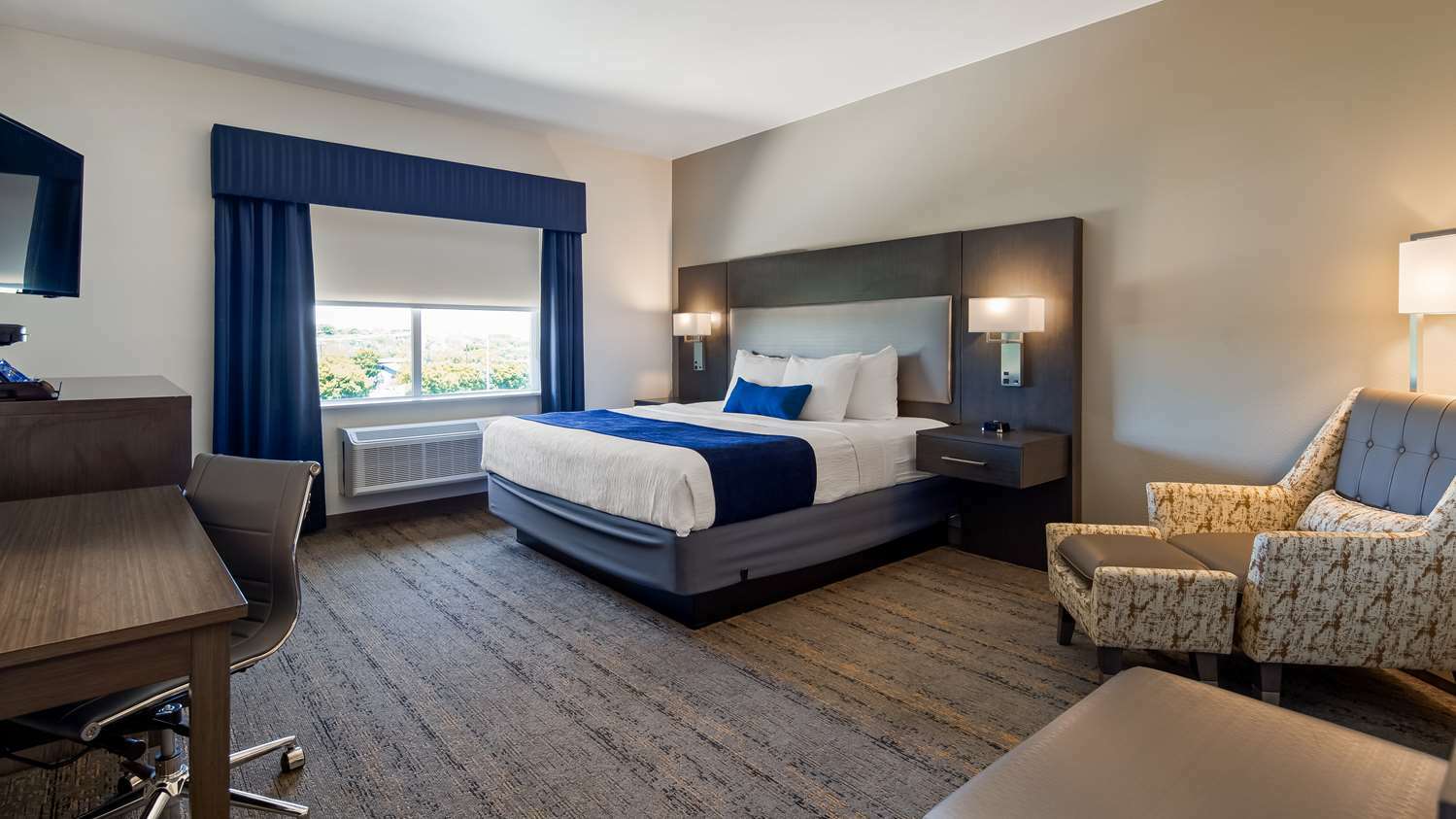 Western Roland & Hotel 3*