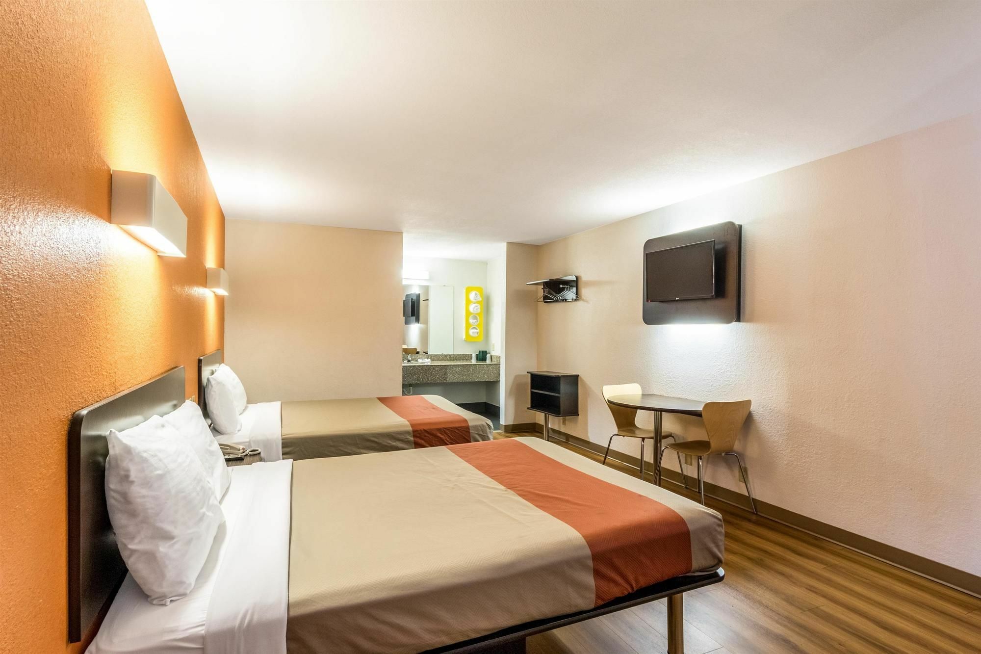 Hotel 6-san Antonio, Tx - South Ww White Rd