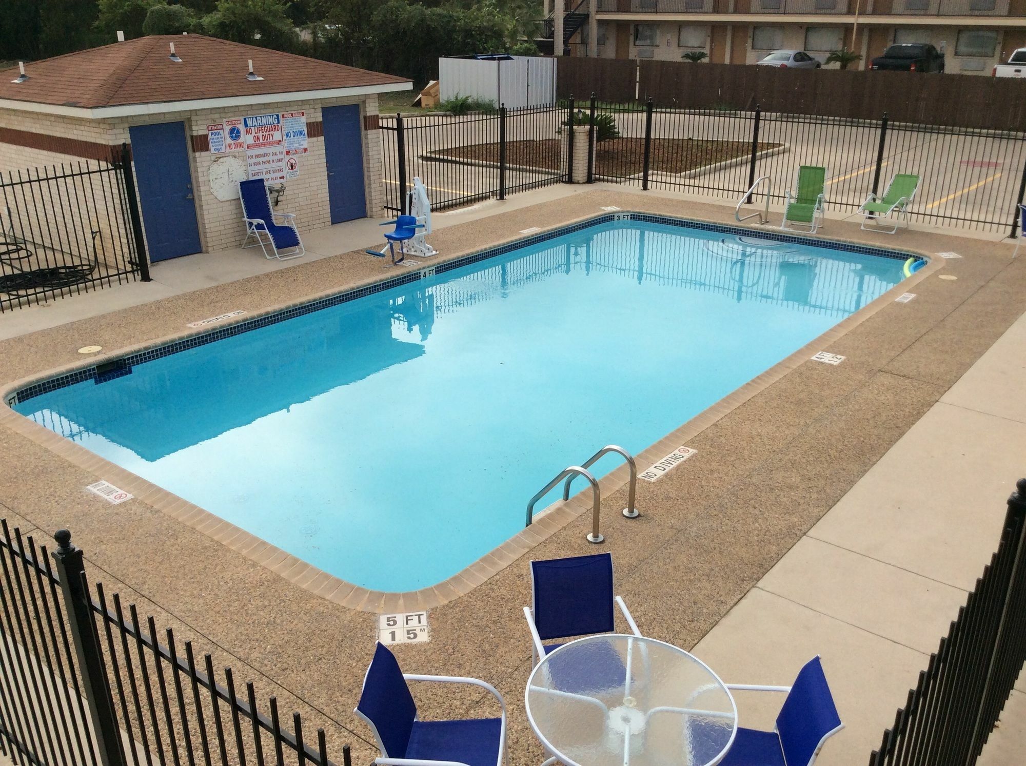 6-san Antonio, Tx - South Ww White Rd 2* San Antonio