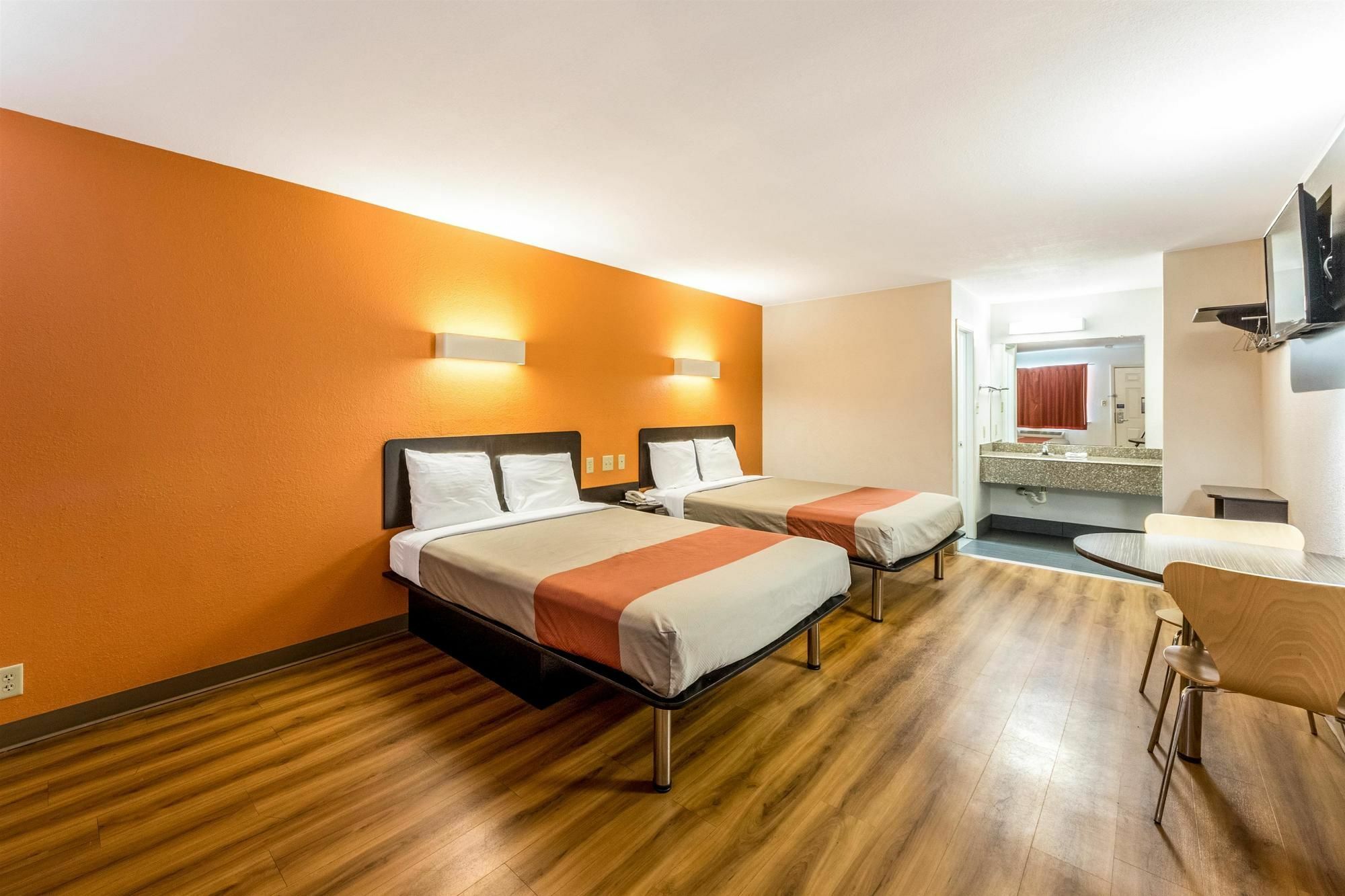 Hotel 6-san Antonio, Tx - South Ww White Rd
