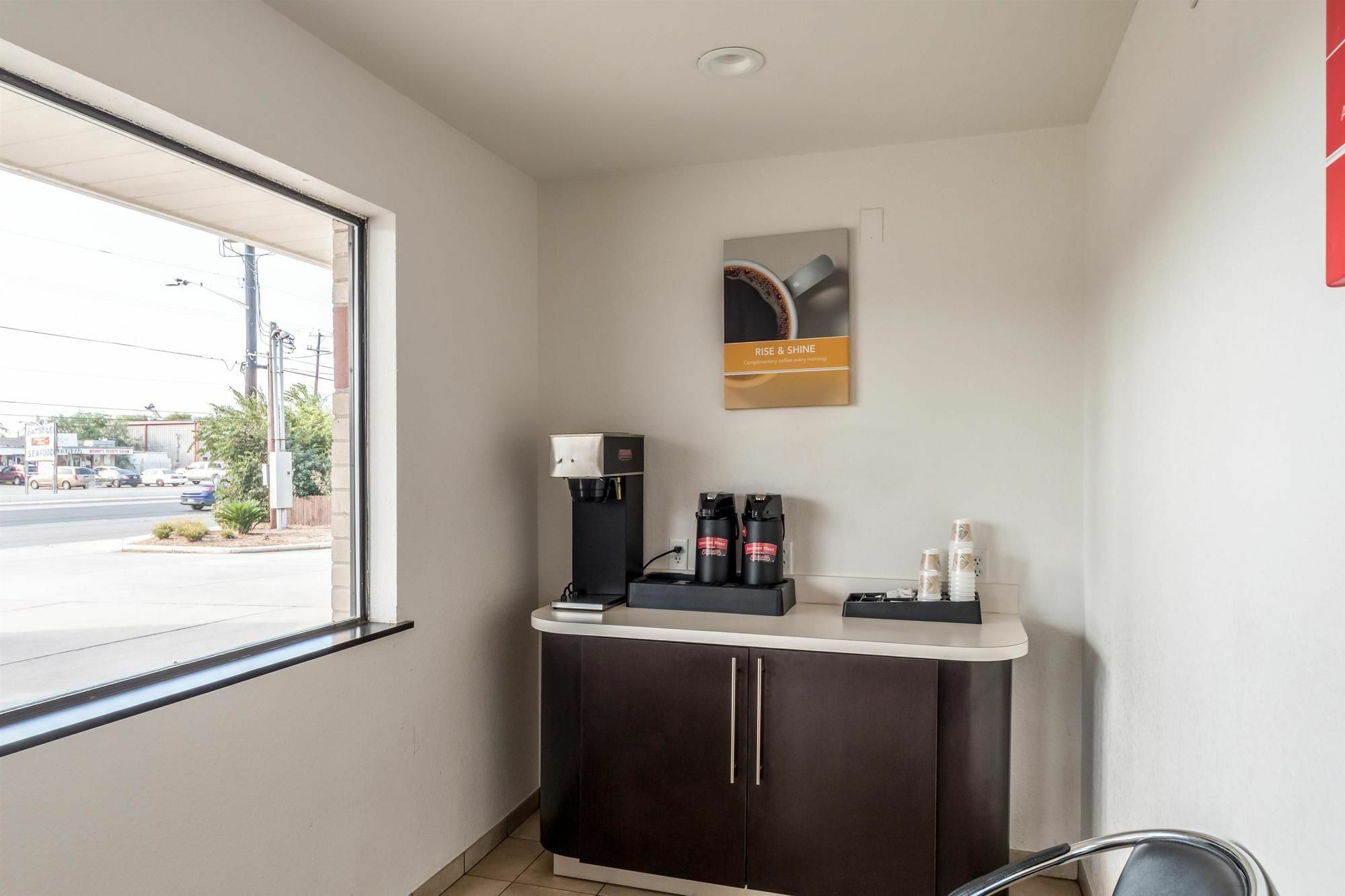 Hotel 6-san Antonio, Tx - South Ww White Rd San Antonio