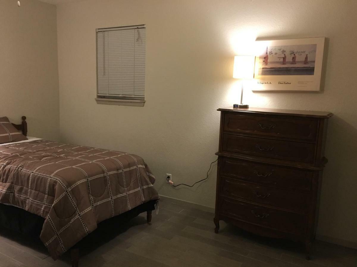 Barbe 607-#6 Apartment