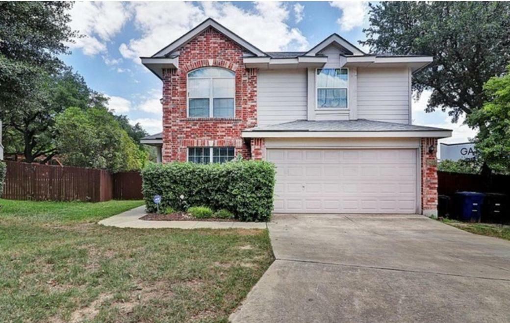 Holiday home Helotes Family Retreat *
