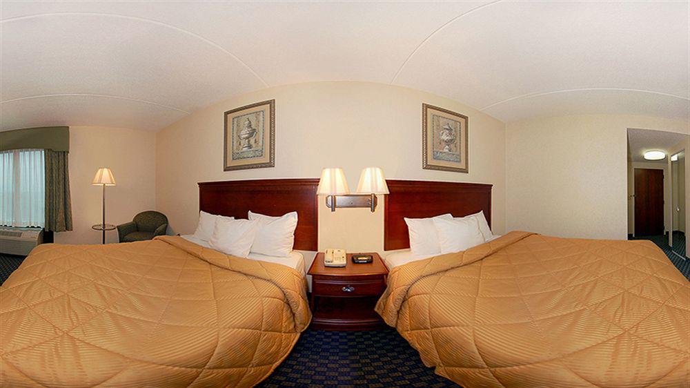 Hotel Spark By Hilton Airport 3*