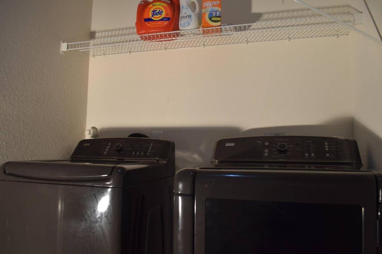 Your Ideal Getaway Home! Close To Utsa & Six Flags Holiday home