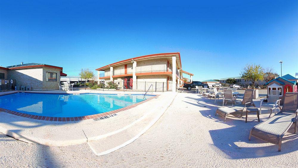 Motel & San Antonio