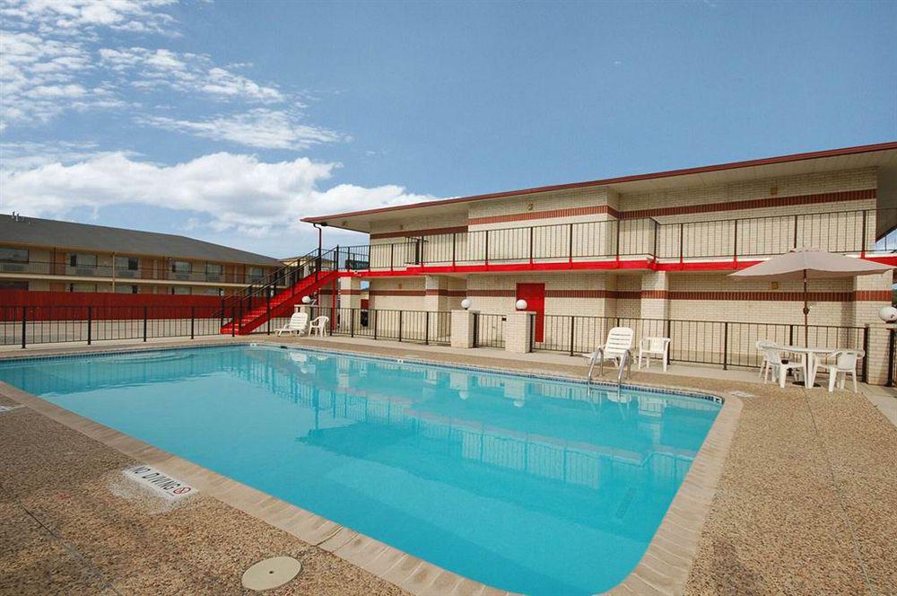 Hotel 6-san Antonio, Tx - South Ww White Rd