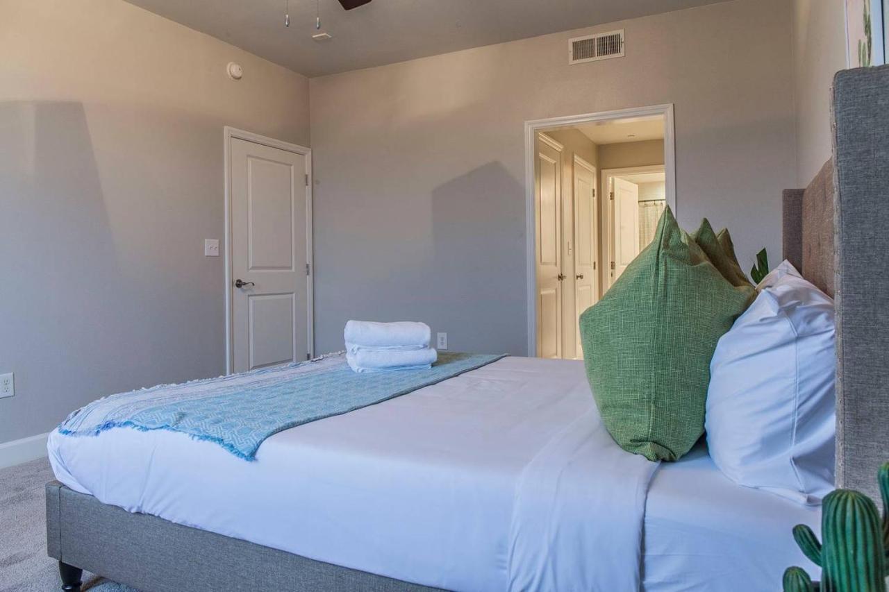Apartment Relaxing Retreat + Pool + Gym *