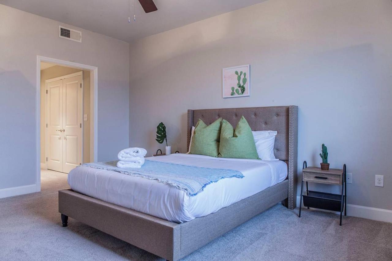 Apartment Relaxing Retreat + Pool + Gym *