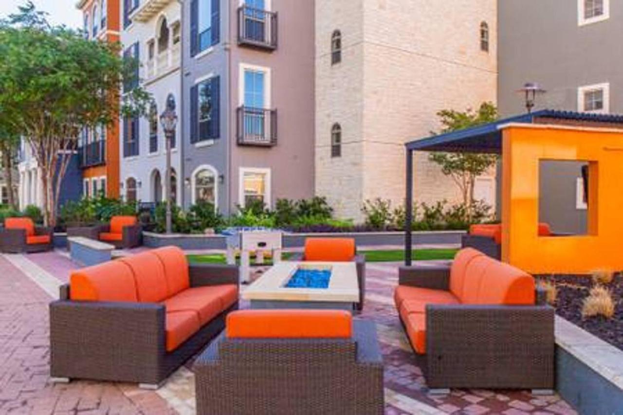 Relaxing Retreat + Pool + Gym * San Antonio