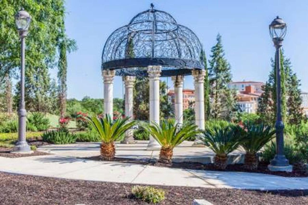 Apartment Relaxing Retreat + Pool + Gym San Antonio