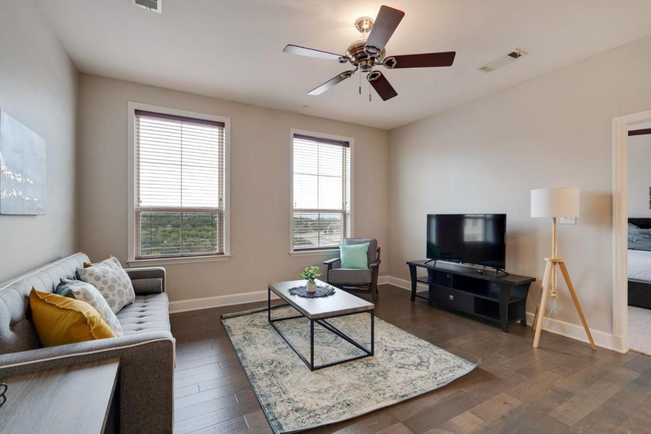 Apartment Newly Renovated 2-bedroom + Pool + Gym San Antonio