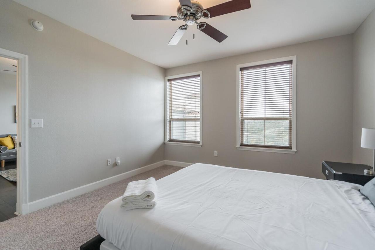Apartment Newly Renovated 2-bedroom + Pool + Gym *