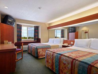 Super 8 By Wyndham Airport North Hotel
