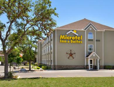 Hotel Super 8 By Wyndham Airport North San Antonio
