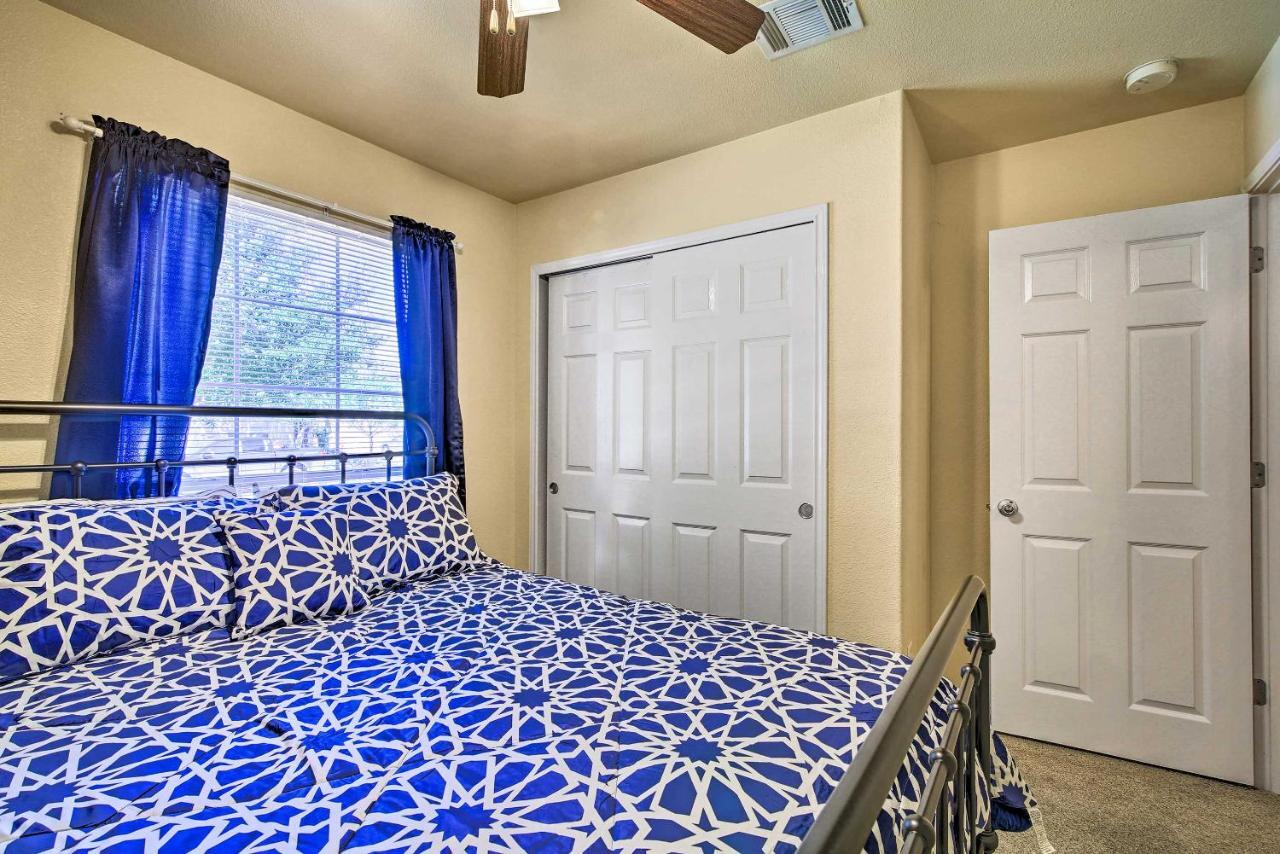 Abode With Yard Less Than 4 Mi To Lackland Holiday home *
