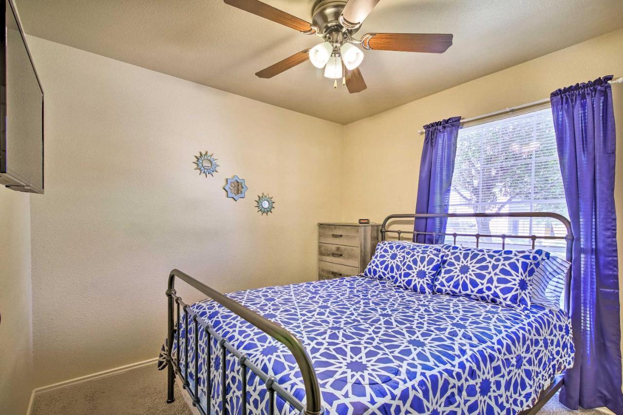 Holiday home Abode With Yard Less Than 4 Mi To Lackland