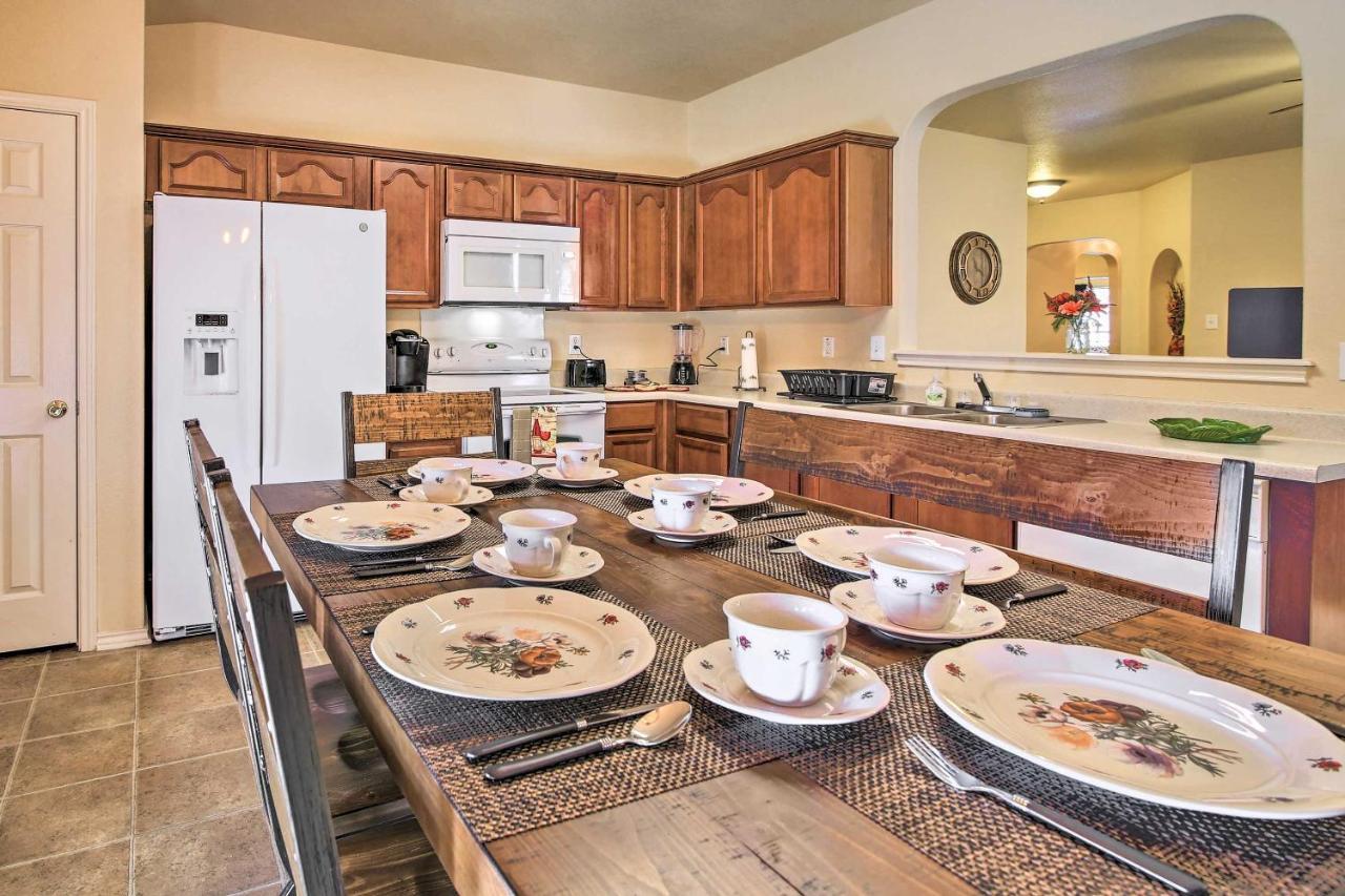 Abode With Yard Less Than 4 Mi To Lackland Holiday home San Antonio