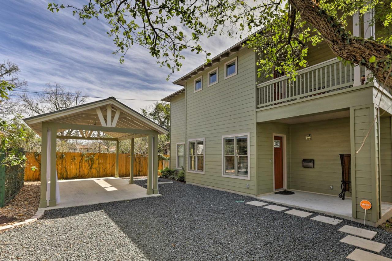 Modern Less Than 1 Mi To Dwtn With Yard! Holiday home San Antonio