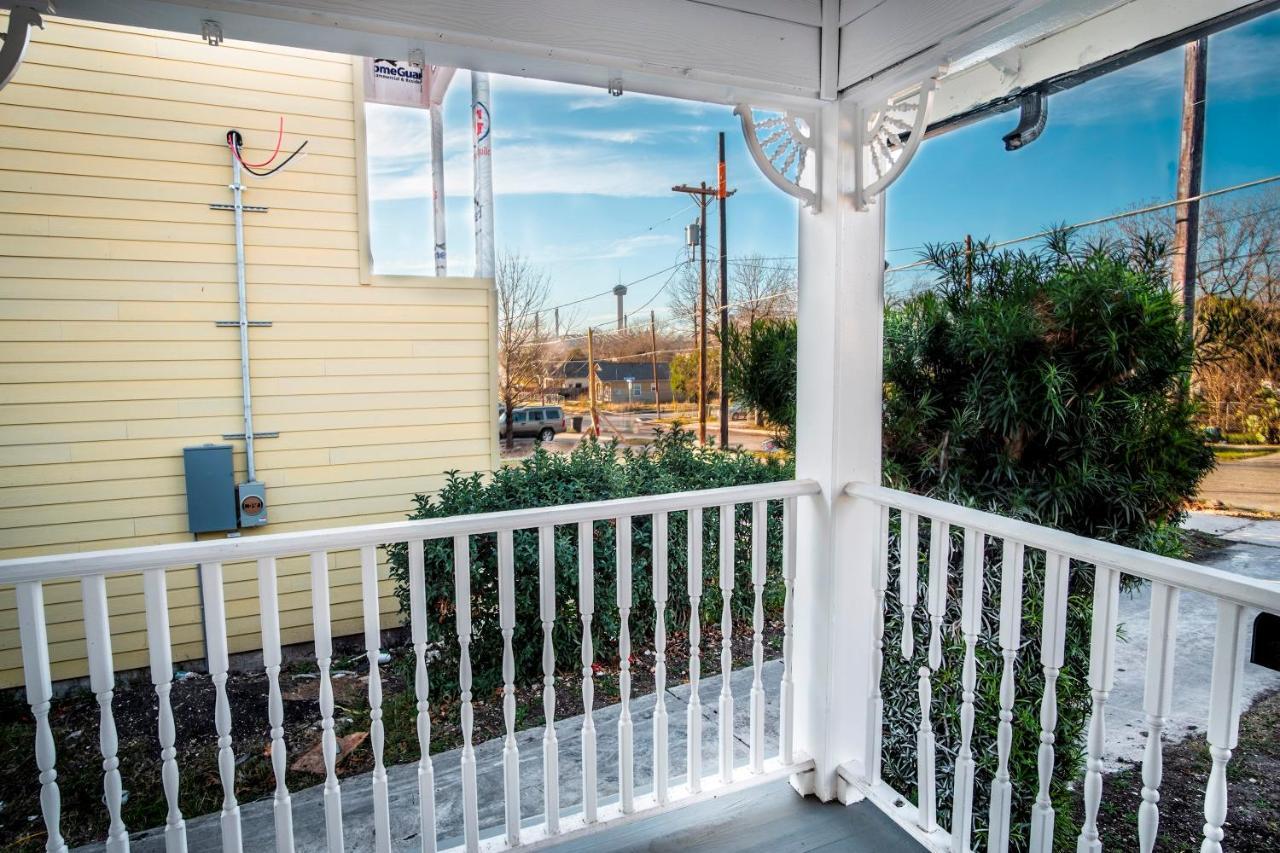 Apartment Downtown View Cozy 2br1ba Sleeps 8 San Antonio