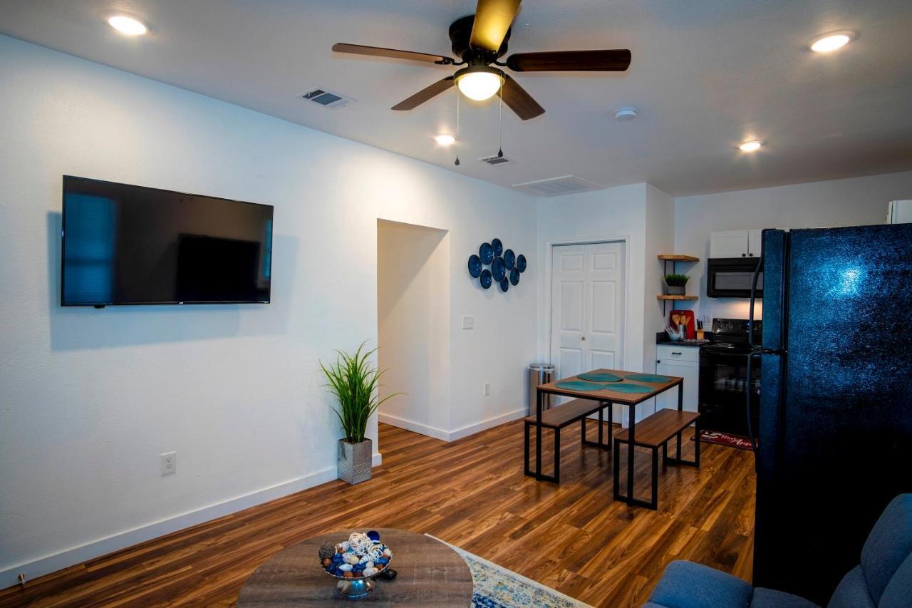 Downtown View Cozy 2br1ba Sleeps 8 Apartment San Antonio