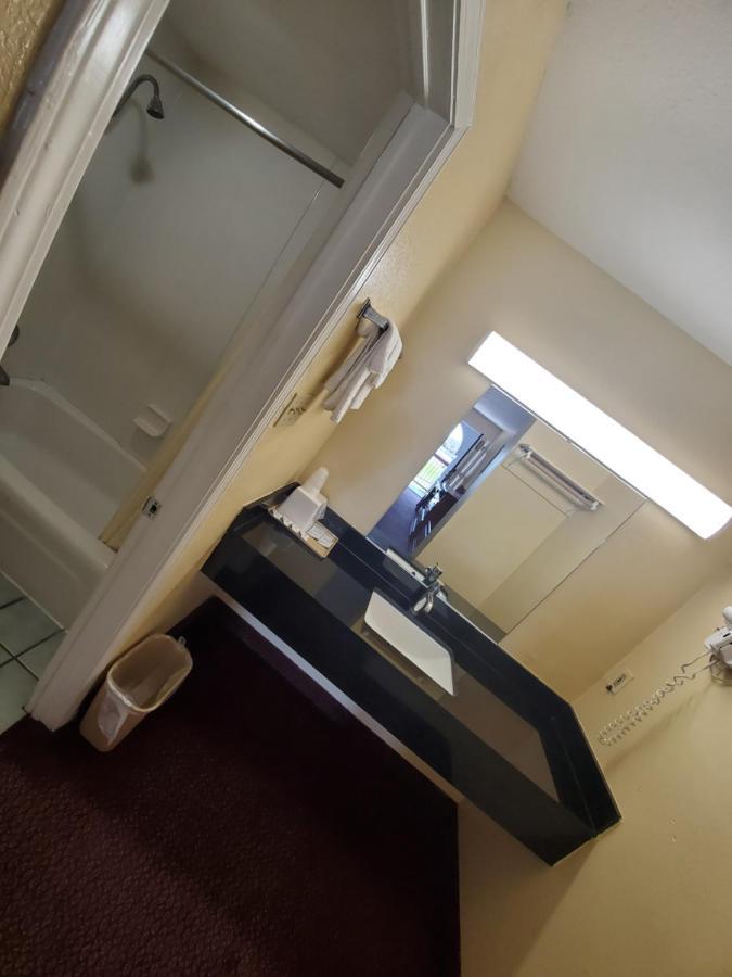 Hotel Americas Value - At&t Center/fort Sam Houston San Antonio