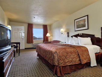 Days By Wyndham Near Seaworld San Antonio