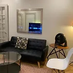 125-#4 Downtown Cozy Upstairs One Bedroom Apt