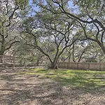 Unique Stay Tiny Everest San Antonio Home!