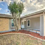Pet-Friendly San Antonio Gem Near Nature Preserve!