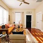 Close To Downtown San Antonio,Tx With Private Backyard And Firepit