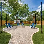 New Lone Star Retreat Remodeled Downtown Home