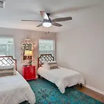 San Antonio, Casa Blanca In Castle Hills