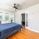 Luxurious 3 Bedroom Near Downtown And Convention Center